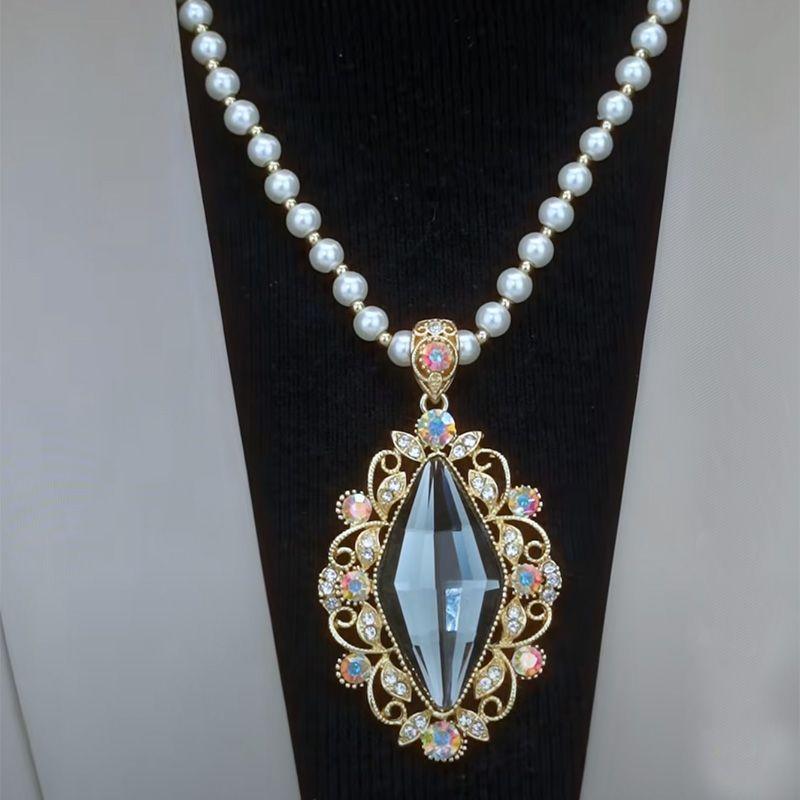 New pearl necklace versatile simple accessories classic diamond-encrusted fashion high-end light luxury niche sweater chain necklace