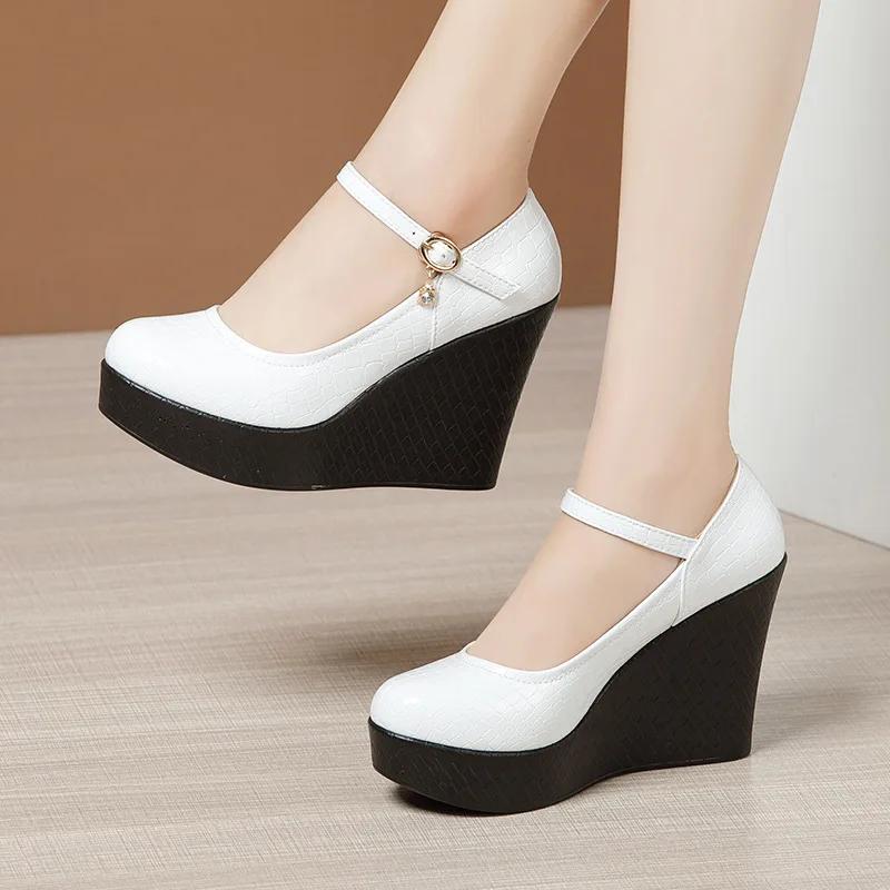 

10cm Small Size 32-43 Patent Leather Shoes Thick Bottom Platform Wedges Shoes 2025 Shallow High Heels Pumps for Office Model 32 білий
