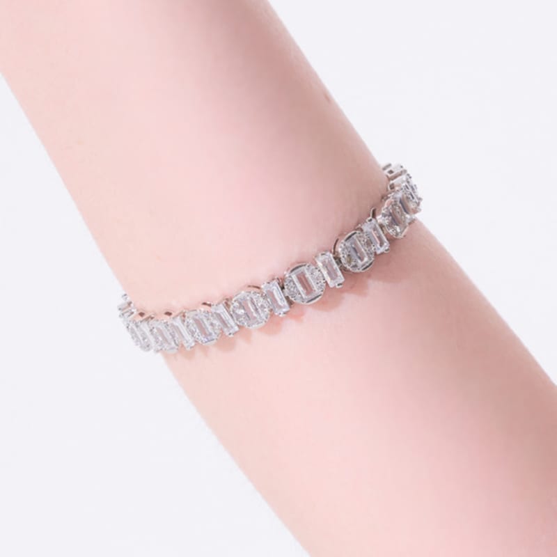 GEIGER Jewelry Glossy White Stone Bracelet GIBRBB001