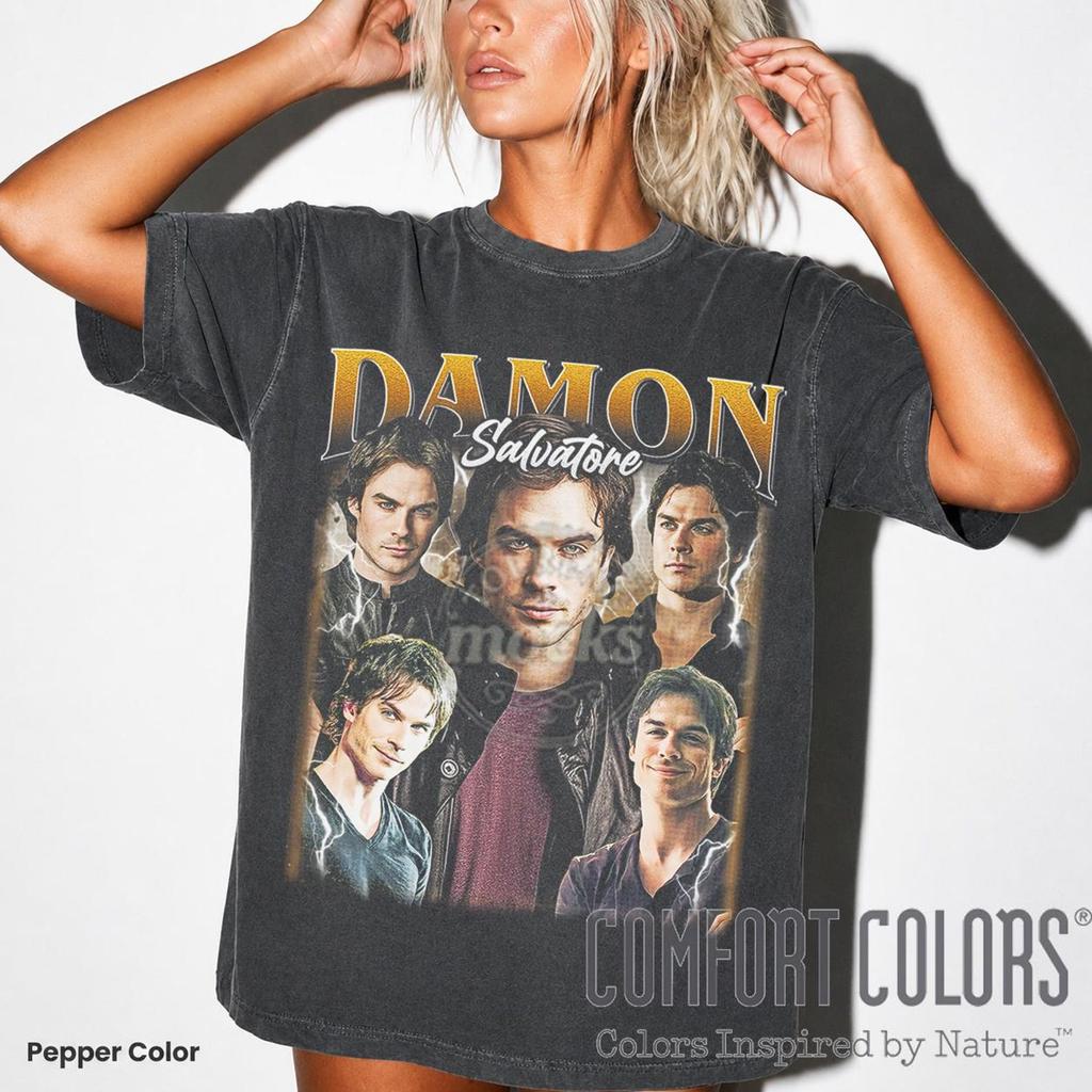 Tricou Damon Salvatore The Vampire Diaries, Tricou Grafic Vintage Ian Somerhalder, Cadou Fan TVD, Tricou Comfort Colors Stil Retro Bootleg FD