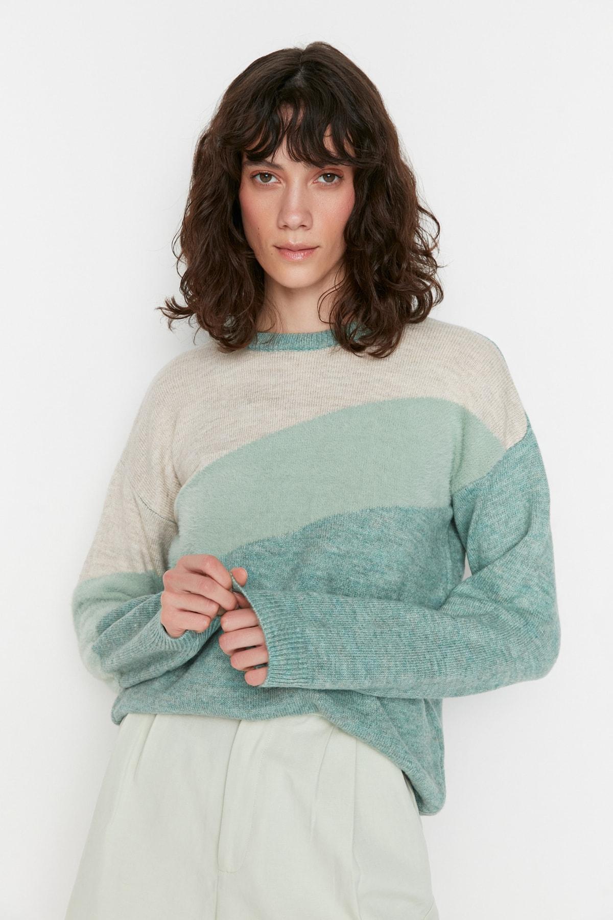 

Трикотаж с круглым вырезом - Свитер..