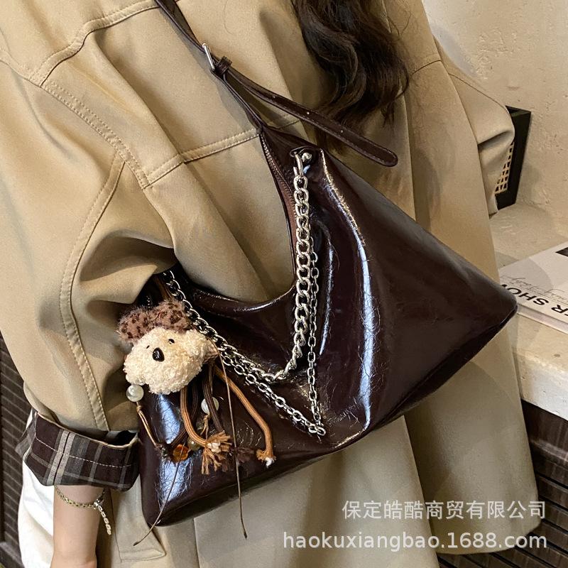 Underarm bag women's bag retro 2025 new fashion versatile niche design high-end women's shoulder messenger bag