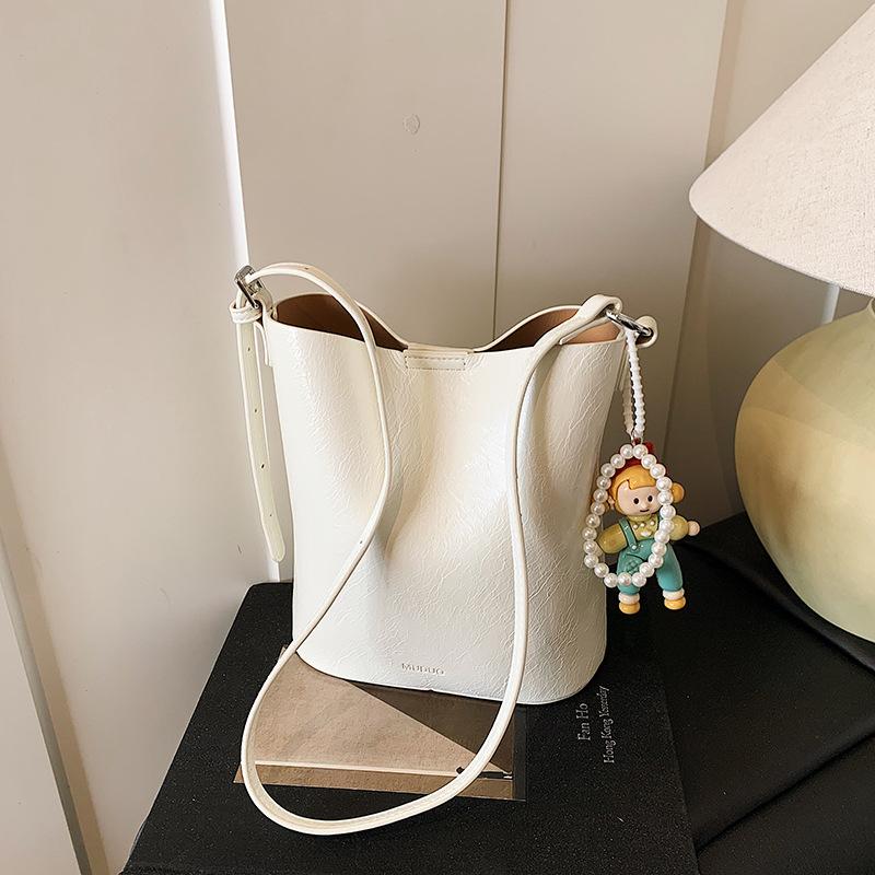 Spring Small Bag Women's Fashion New Shoulder Armpit Bag Fashion Commuter Crossbody Bucket Bag