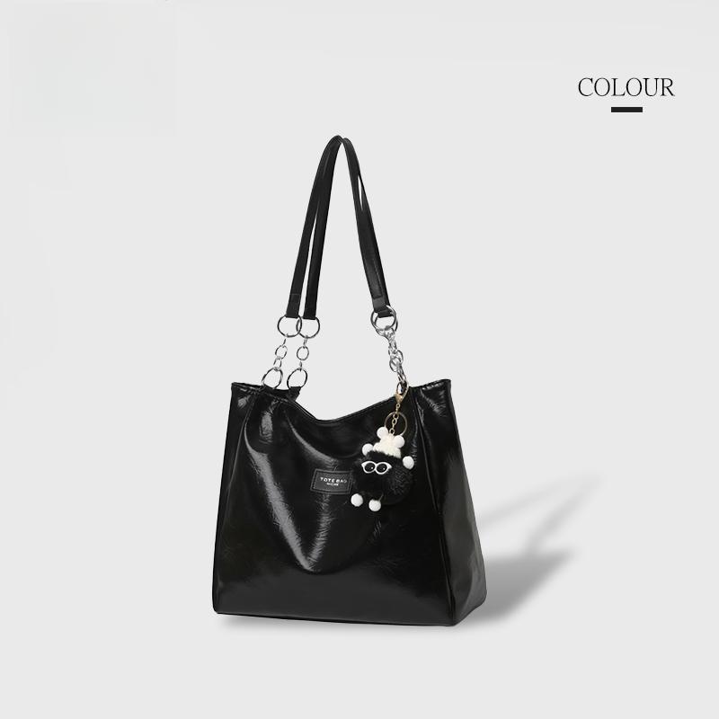 

Премиальная женская сумка 2025 новая трендовая ретро универсальная нишевая на плечо модная дорожная сумка-тоут