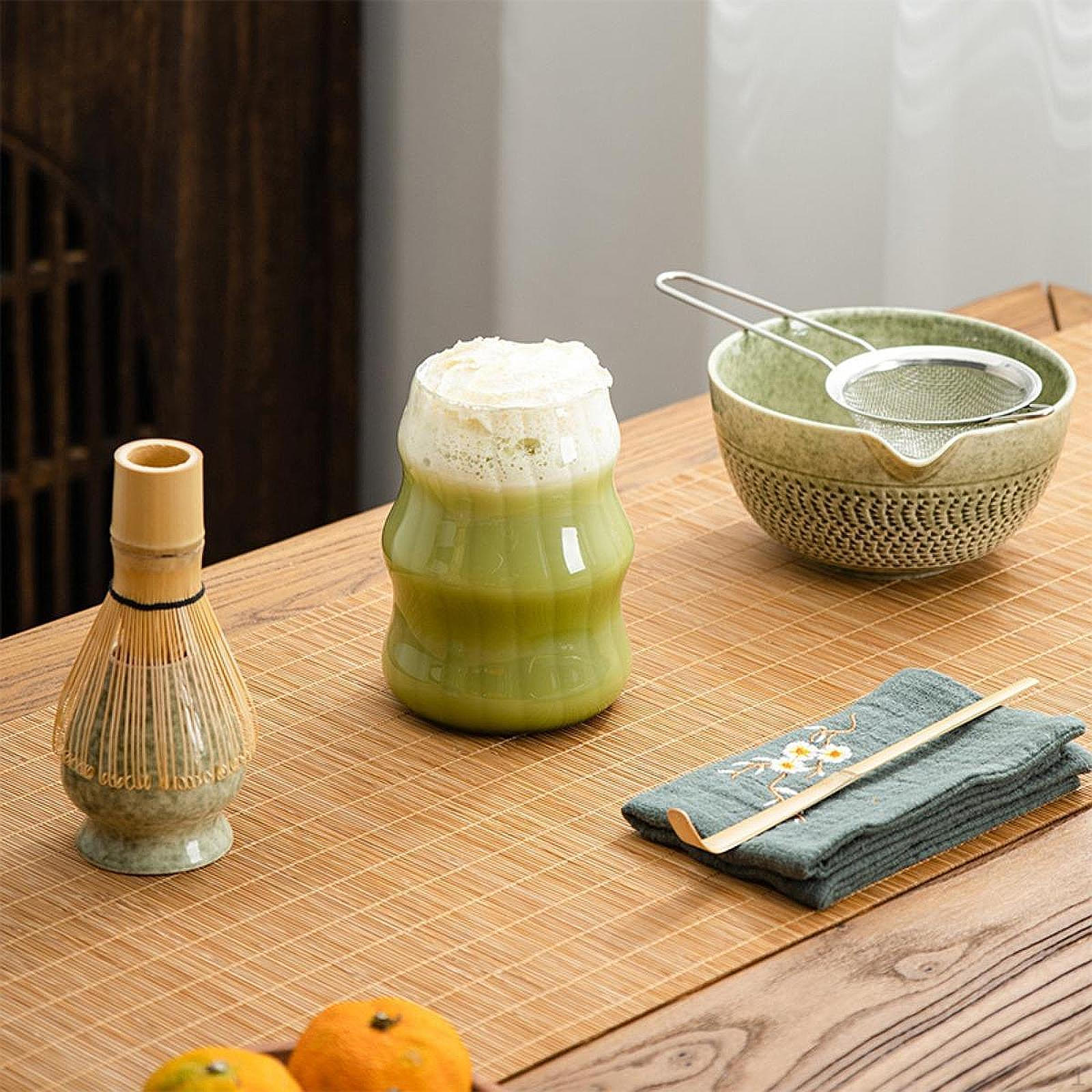 

Чайний набір Matcha із 7 предметів. Виготовлення японського церемоніального повністю керамічного тримача для віночка зелений