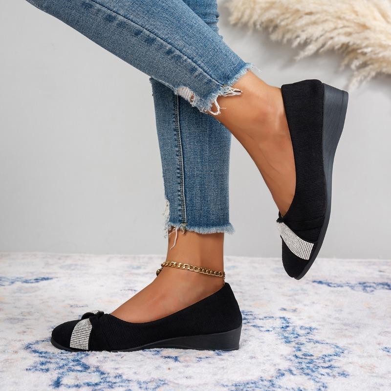 Mom Flat Bottom Shallow Mouth Round Head Annual Shoes Casual Shoes One Pedal Rhinestone Fashion New Single Shoes Women's Large Size