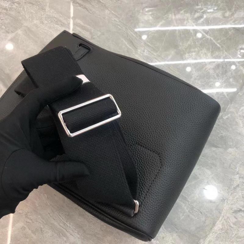 2025 New Leather Gender-neutral Men's and Women's Same First-layer Cowhide Round Lock Hole Breast Bag Single Shoulder  Leather Backpack