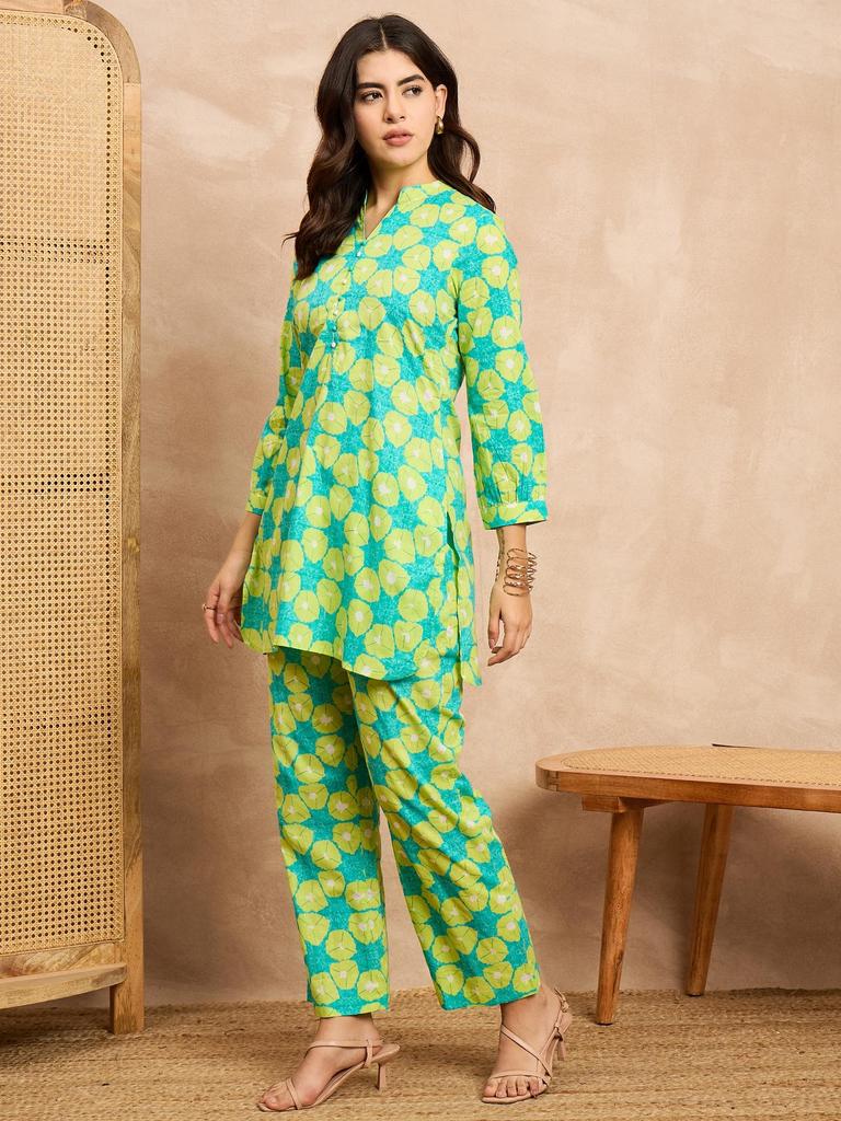 Flower Printed Pull over Top and Trouser Women's Printed Co-ords Set In Lime Green Color