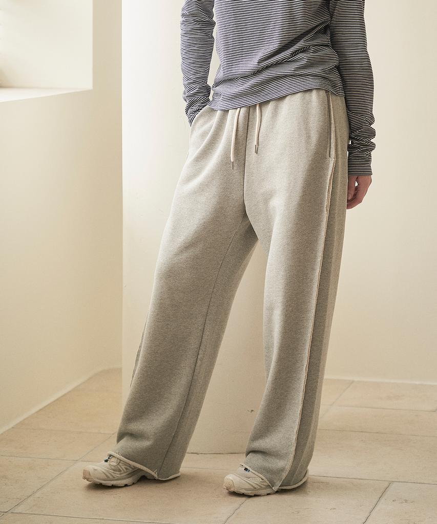 Iteoneolmomeonteu Cutting Line Sweatpants _ Gray