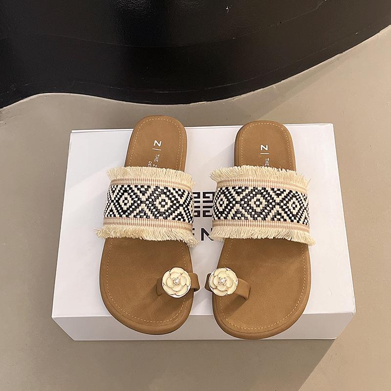 

Cool slippers women s summer wear new high-end style with skirt beach sandals going out flat slippers 35