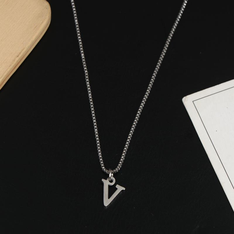 Naszyjniki z wisiorkami z literami A-Z Stal nierdzewna Prosty naszyjnik Stylowy Dla Kobiet Mężczyzn Codzienna biżuteria Prezenty