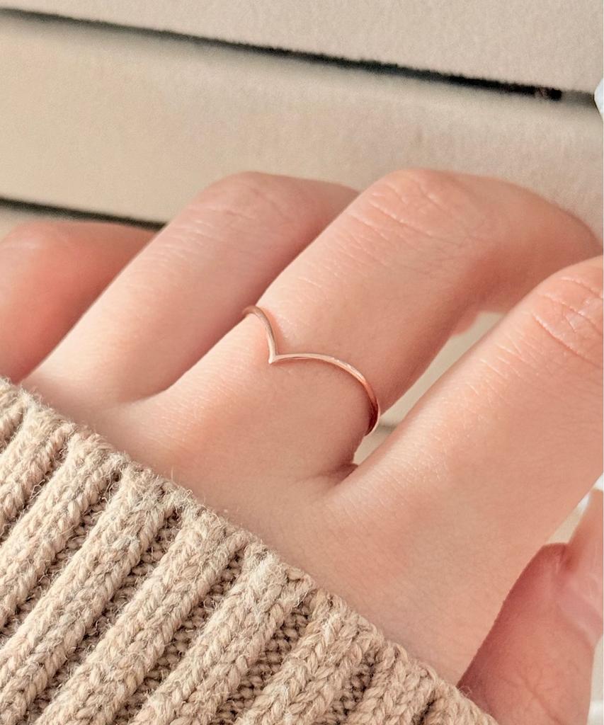 Judien 14K 18K V-Cut Thin Ring