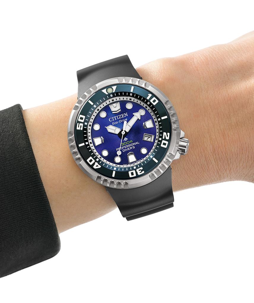 Citizen Promaster Marine Eco-Drive 300M Saphir Herrenuhr BN1025-08L