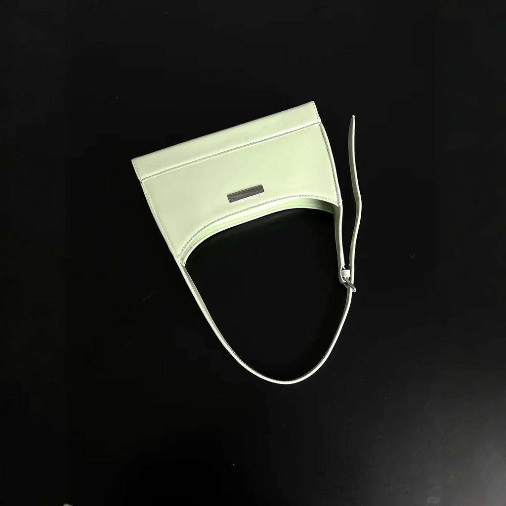 Underarm bag Premium texture small bag 2024 new summer French handbag niche mint green shoulder baguette