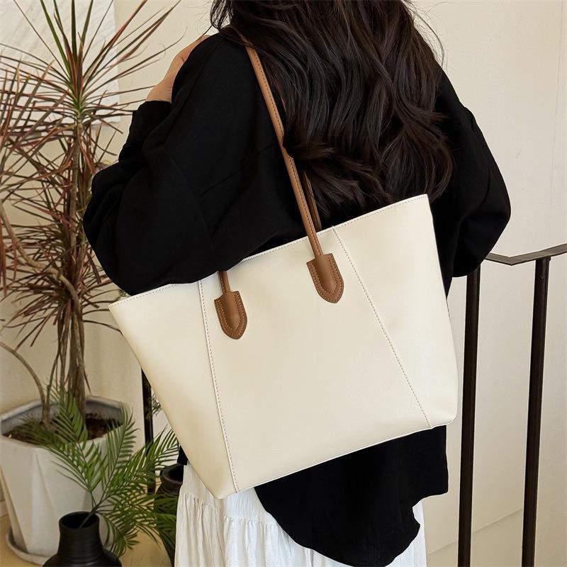 2025 Women's Large Capacity Tote Bag: High-End, Versatile Shoulder Bag for Autumn/Winter Commute or School.