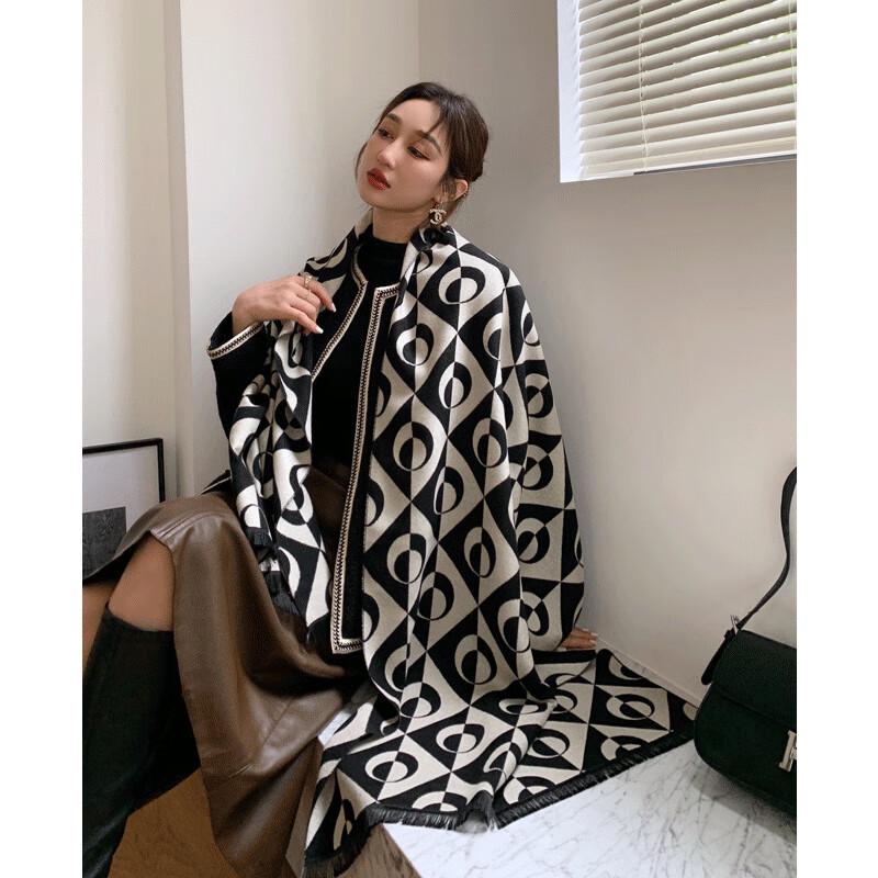 VICTORIA&VERA Color-Block Frayed Edge Scarf