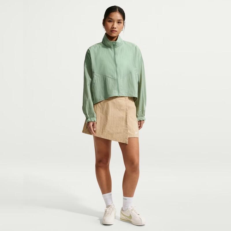 Nike Women's Lightweight Ripstop Windrunner Jacket