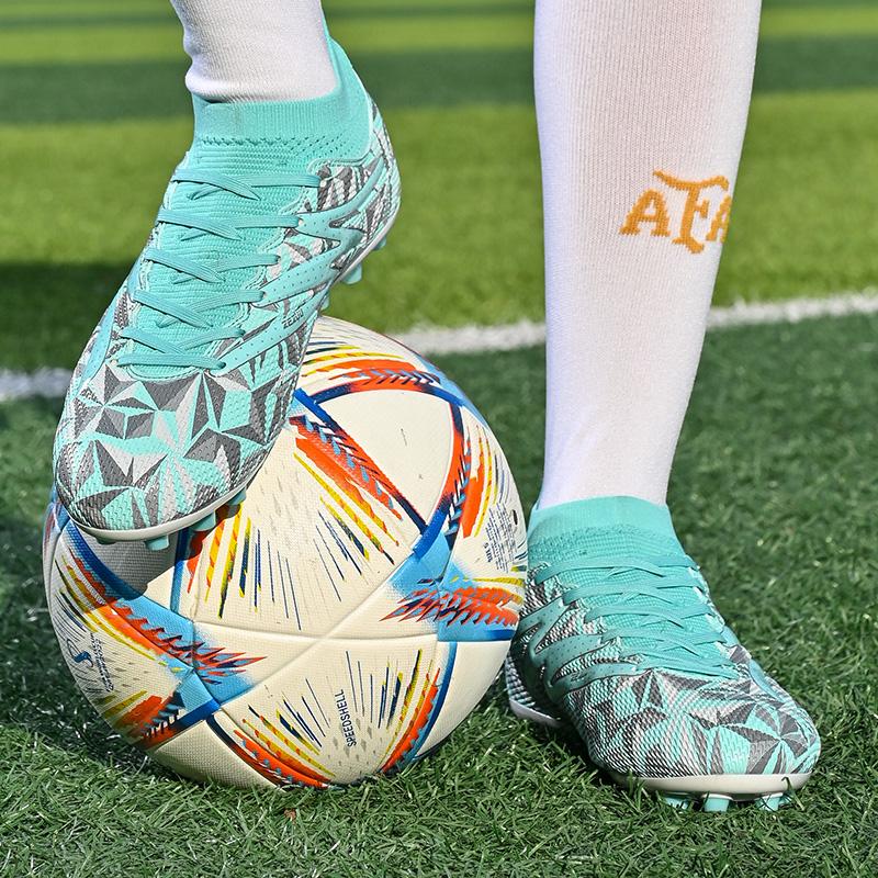 Men Soccer Shoes Kids Football Boots Women Professional Soccer Cleats Antiskid Chaussure Football TF/FG Outdoor Football Shoes