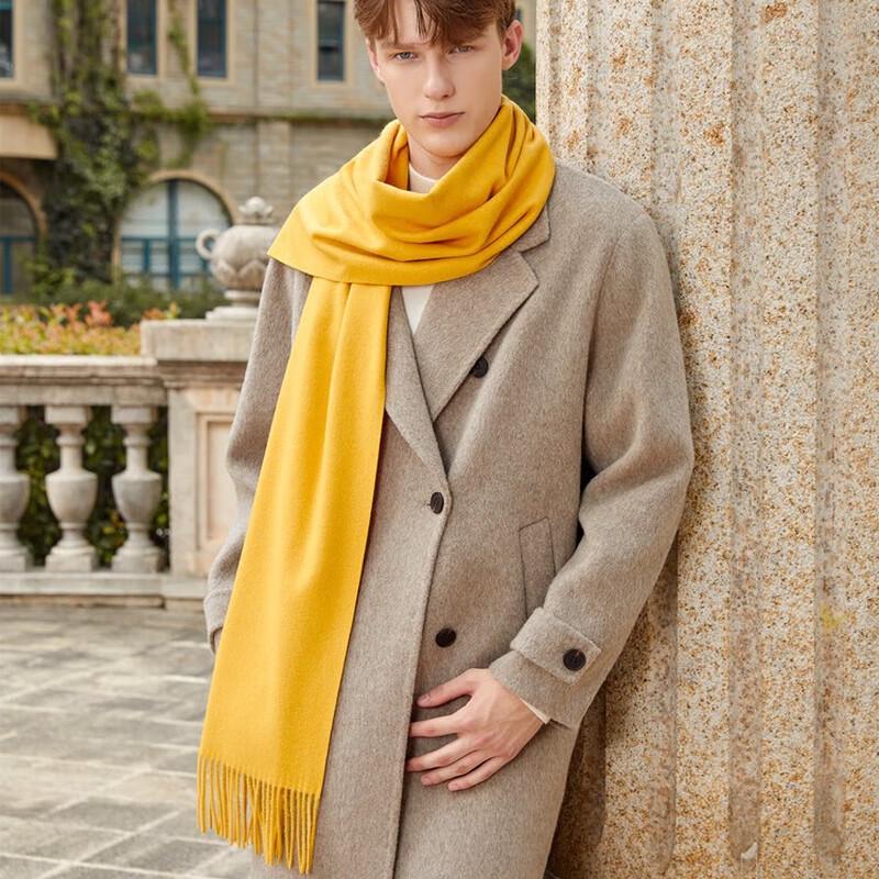 Herreskjerf i ensfarget ull