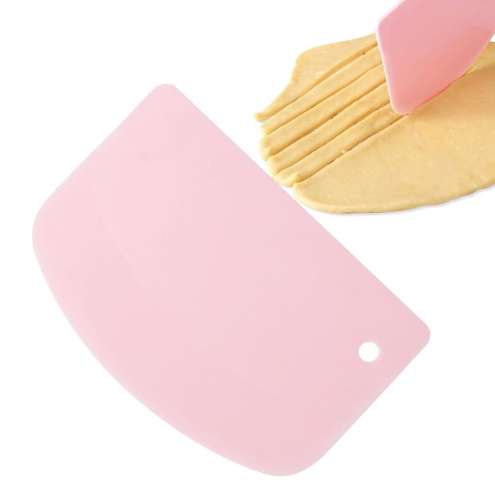 Plastic Pastry Scraper Dough Cutting Cake Cream Scraper Practical Dough Scraper  Cake Decorating