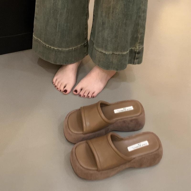 

Шлепанцы на толстой подошве для женской летней носки 2025 новые шлепанцы-маффины на одной педали в наличии 39 коричневый