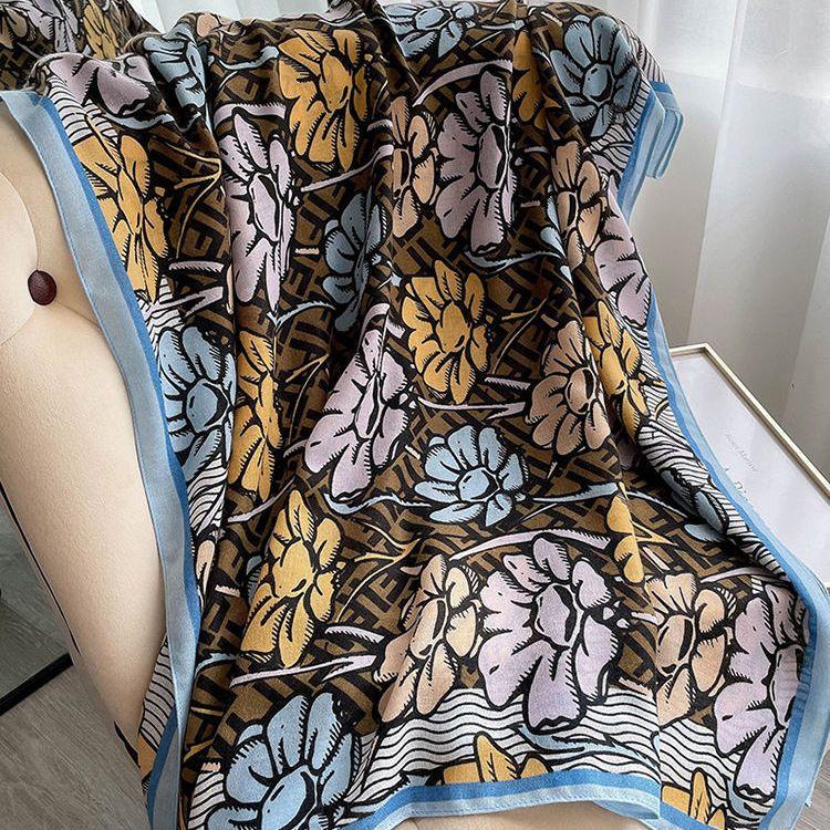 Luxury Brand Autumn and Winter Women New Style Fashion Color Matching Print Silk Scarf Lady Popular Headcloth Beach Shawl