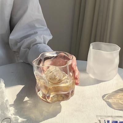 9.6oz Kreativní kroutící se pohár Bar Whiskey Koktejlové sklenice Letní Džus Ledová káva Hrnky Umělecký design Pivo Zahraniční víno Mojito pohárky