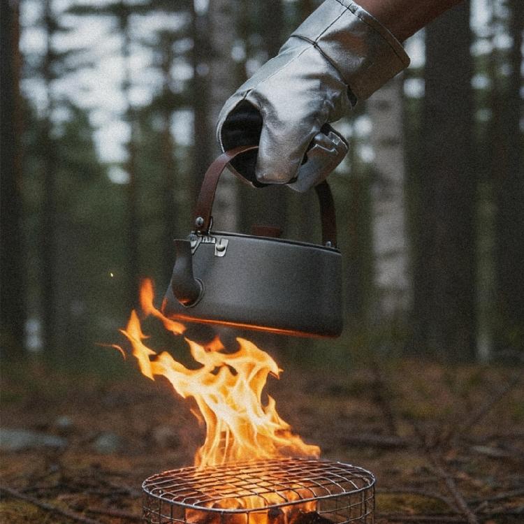 Heat Resistant Work Glove With Aluminum Foil Backing And Leather Palms For Industrial Camping High Temperature Tasks Use