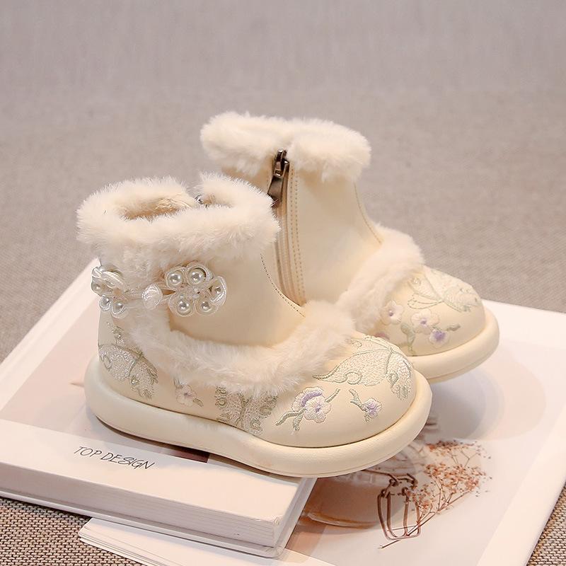 Girls' 2026 Winter Hanfu-Style Embroidered Cotton Snow Boots - Warm, Velvet-Lined for Spring Festival & New Year