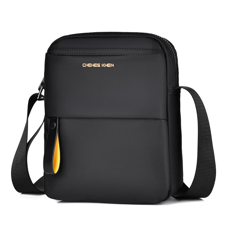 Casual and simple men's shoulder messenger bag