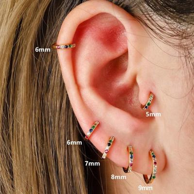 Mini Pendientes de Aro con Manguito para la Oreja de Oro Rosa con Diamantes, Disponibles en Tamaños de 5-9 mm