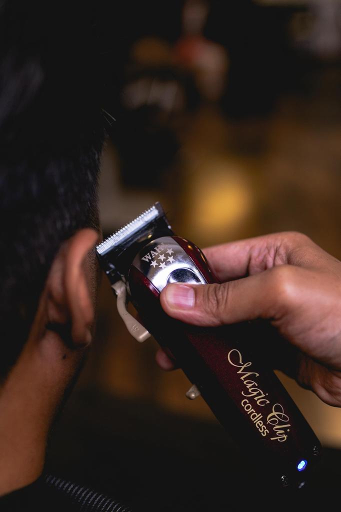 WAHL 5 Star Cordless Magic Clip Hair Perfect for Creating a Faded [Professional Clipper. Look.]