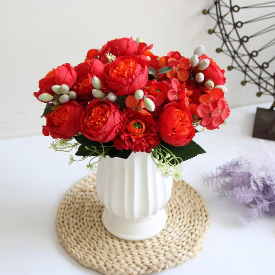 Hortensia artificială practică cu frunze de culoare vibrantă care nu se estompează