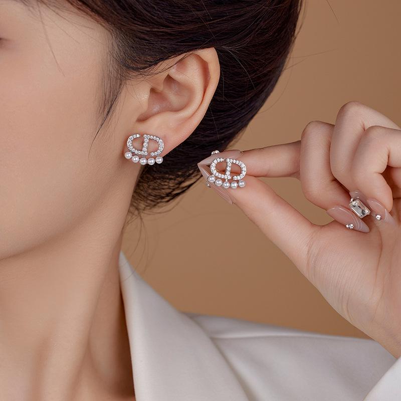 Zircon Pearl Letter Earrings: Stylish, Versatile, Modern Chinese Design, Personalized, Allergen-Free.