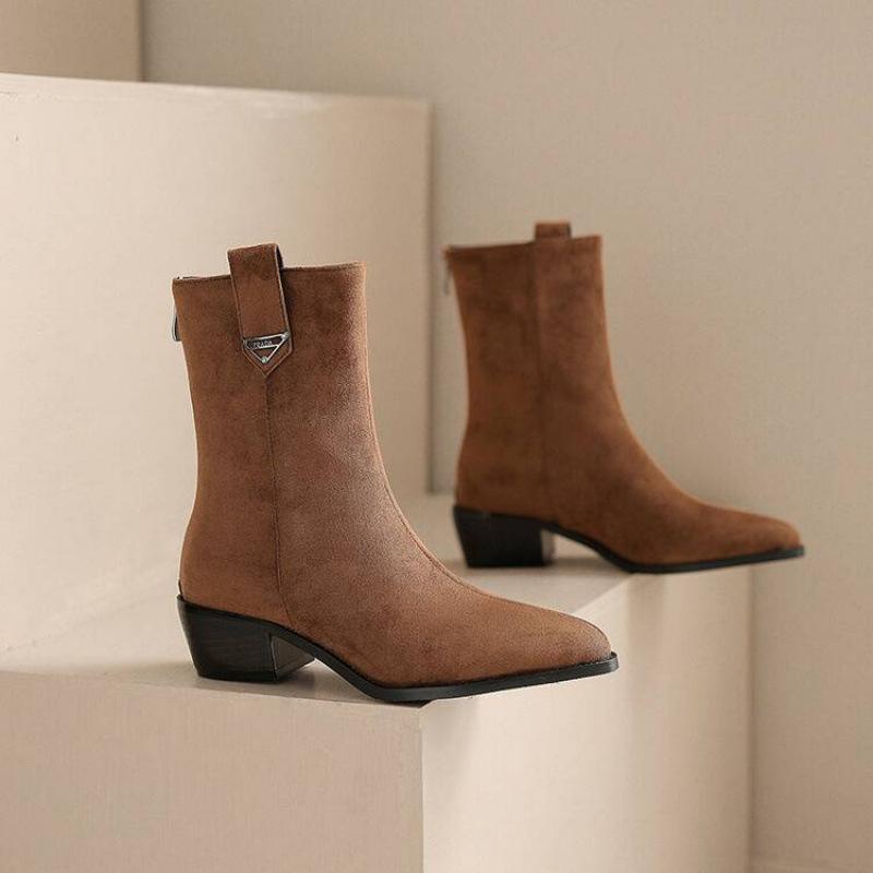 New women's pointed large-size Martin boots solid color rear zipper comfortable women's boots autumn and winter rubber-soled medium boots