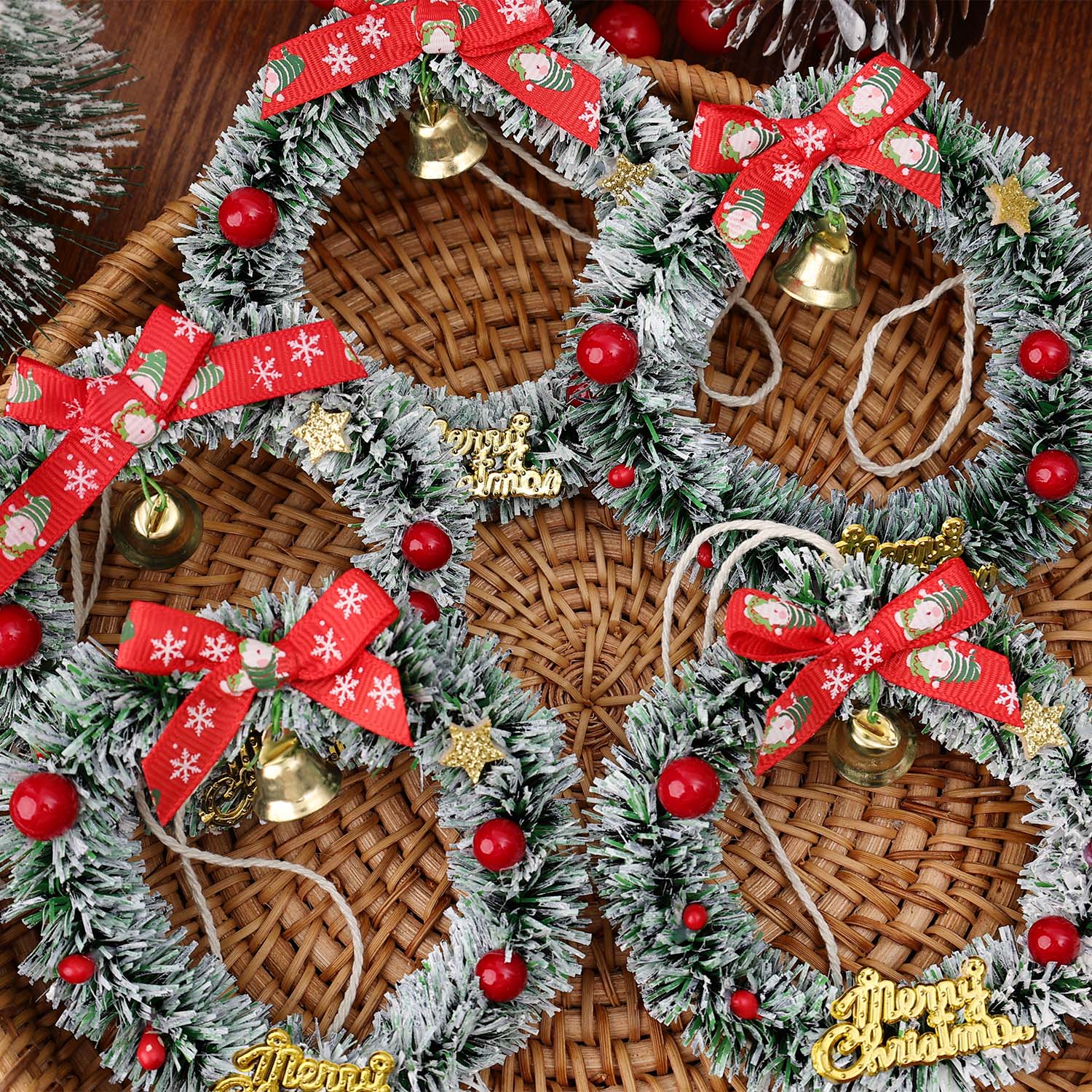 

8cm Artificial Christmas Wreath with Red Berries Bell Bowknot for Xmas Tree Hanging Pendents Rattan Garland Party Decor Ornament 1PC