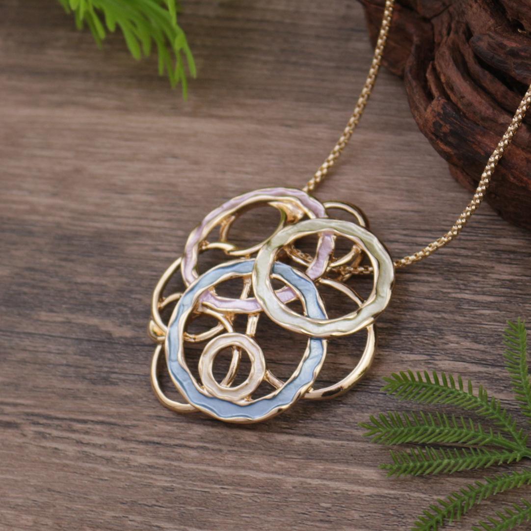 

Новая эмалевая цветная полая геометрическая круглая преувеличенная подвеска, персонализированное кольцо, женское универсальное ожерелье