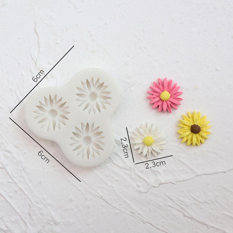 

Silicone Fondant Mold for Cake Decorating - Roses, Daisies, Chrysanthemums