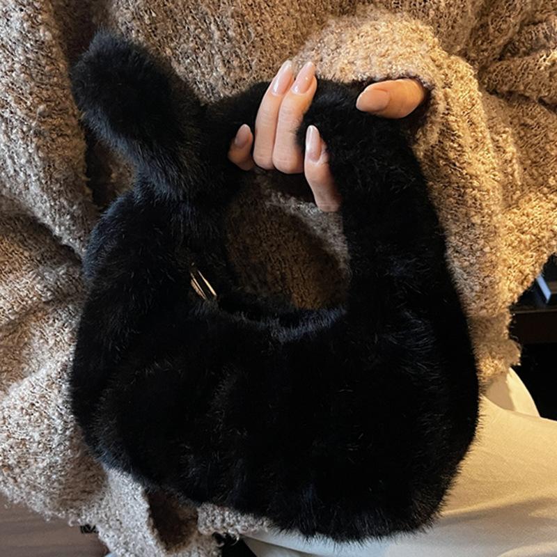 Cute Plush Small Bag 2025 Autumn New Trendy Fashion Trend Foreign Style Girl Handbag Temperament Casual Bag