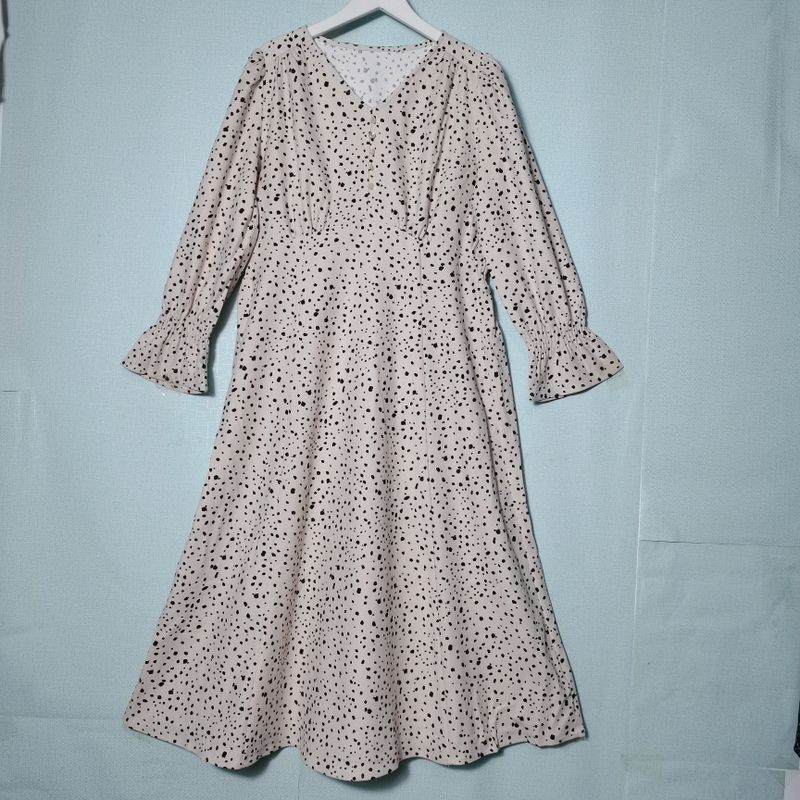 

Export Customer-Supplied Fabric V Neck Printed 3/4 Sleeves High Waist Tight Waist Dress French Classic Style Floral Skirt Fall and Winter Five-grain button cream white wave dot All yards