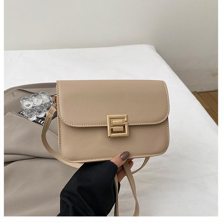 Foreign style retro armpit bag 2025 new autumn small square bag high-end niche chain single shoulder crossbody tofu bag
