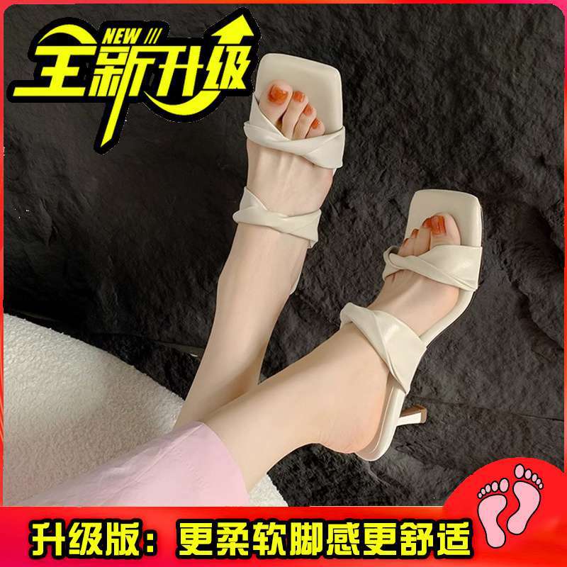 OMG!! Beautiful! High heels, sandals, comfortable on the feet, square head, thin heel with cool slippers.