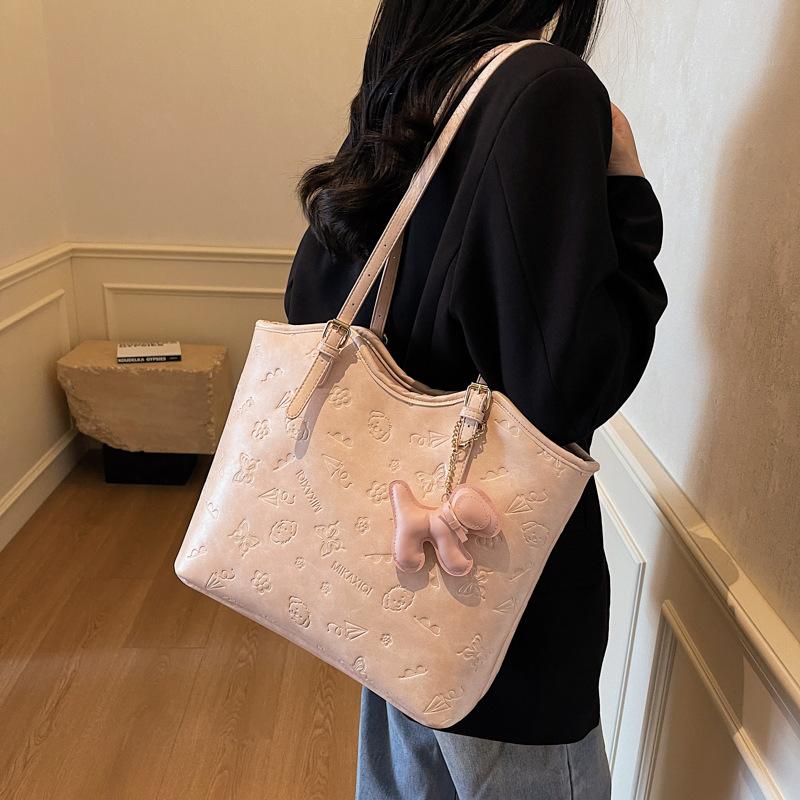 Large capacity versatile shoulder bag 2025 new work sense casual armpit bag fashion tote bag women