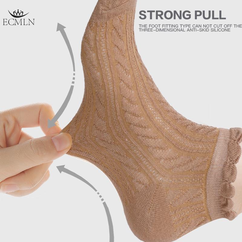 Chaussettes mignonnes respirantes à la cheville pour femmes Chaussettes solides Chaussettes décontractées à volants pour femmes Chaussettes d'équipage respirantes