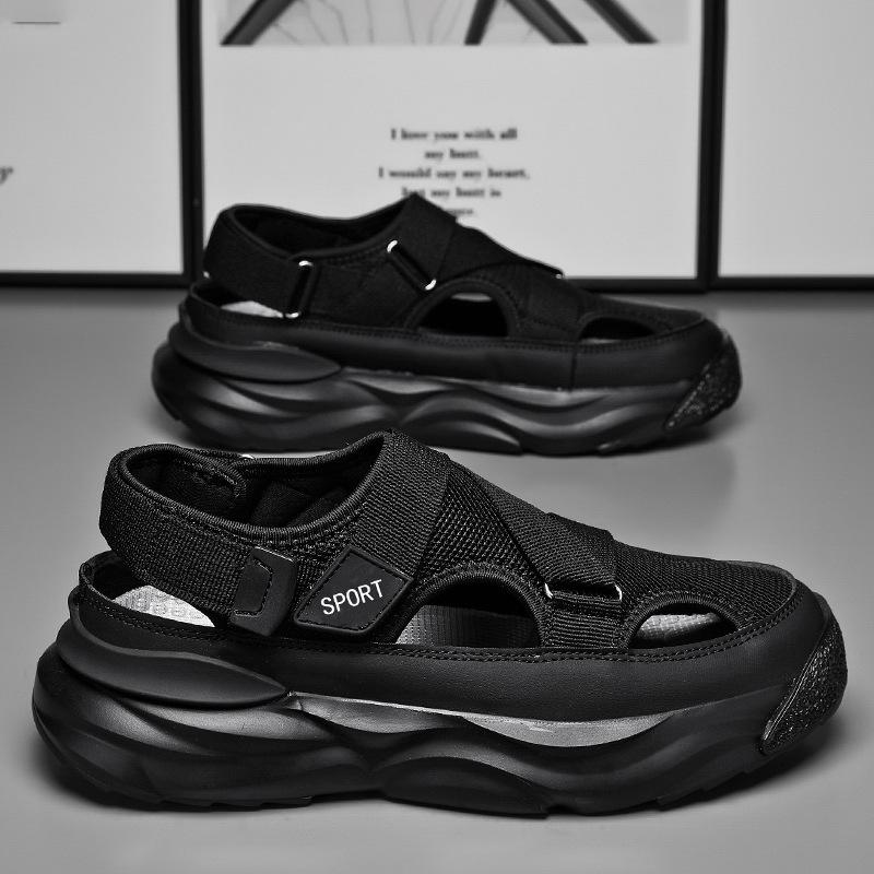 Hole shoes men's 2025 new summer wear to work dad driving sandals men's bag head sports beach sandals