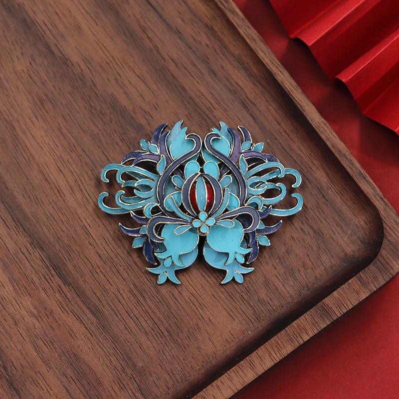 Chinese style court cloisonne point cui brooch retro temperament cheongsam coat brooch high-end accessories women