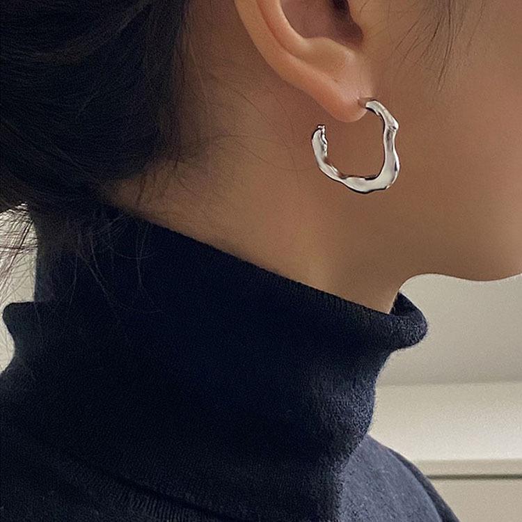 2025 Korean S925 Silver Needle Minimalist Circle Earrings for Women - Simple, Elegant, Cold Style.