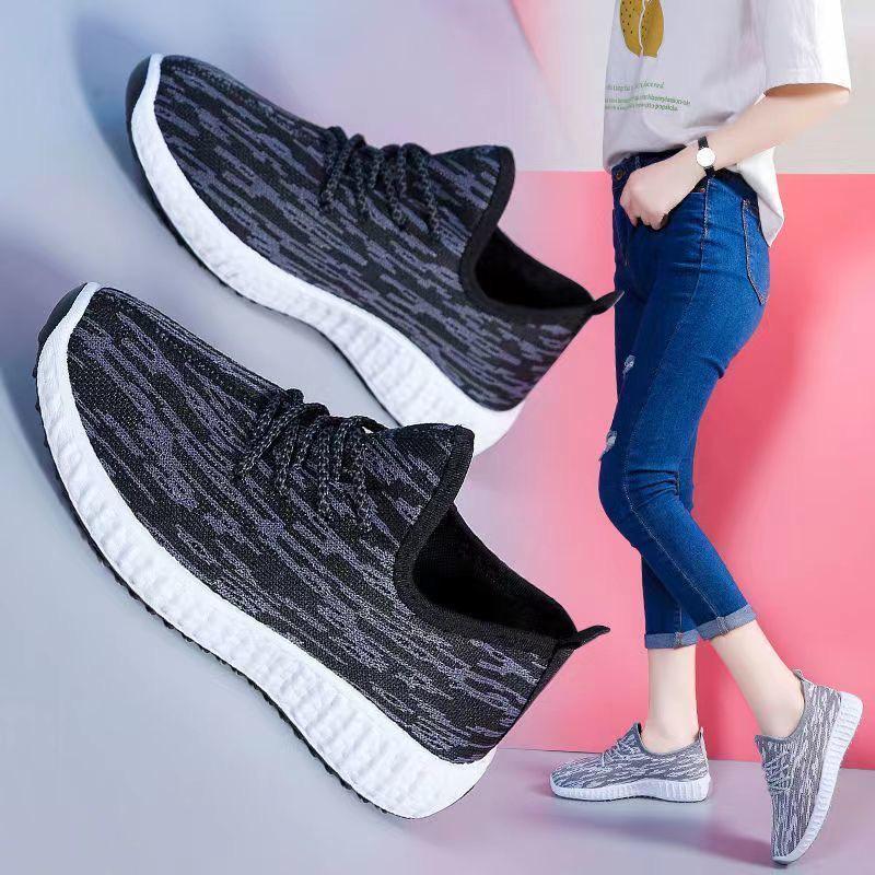 New 2025 Breathable Soft Sole Trendy Black Men's Casual Korean Style Running Shoes