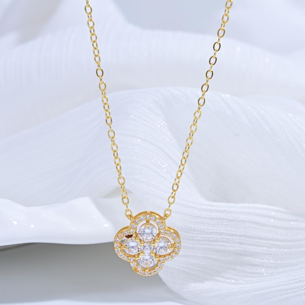 S925 Silver Four-leaf Clover Necklace for Women, Inlaid With Cubic Zirconia, A Light Luxury Clavicle Chain SL42