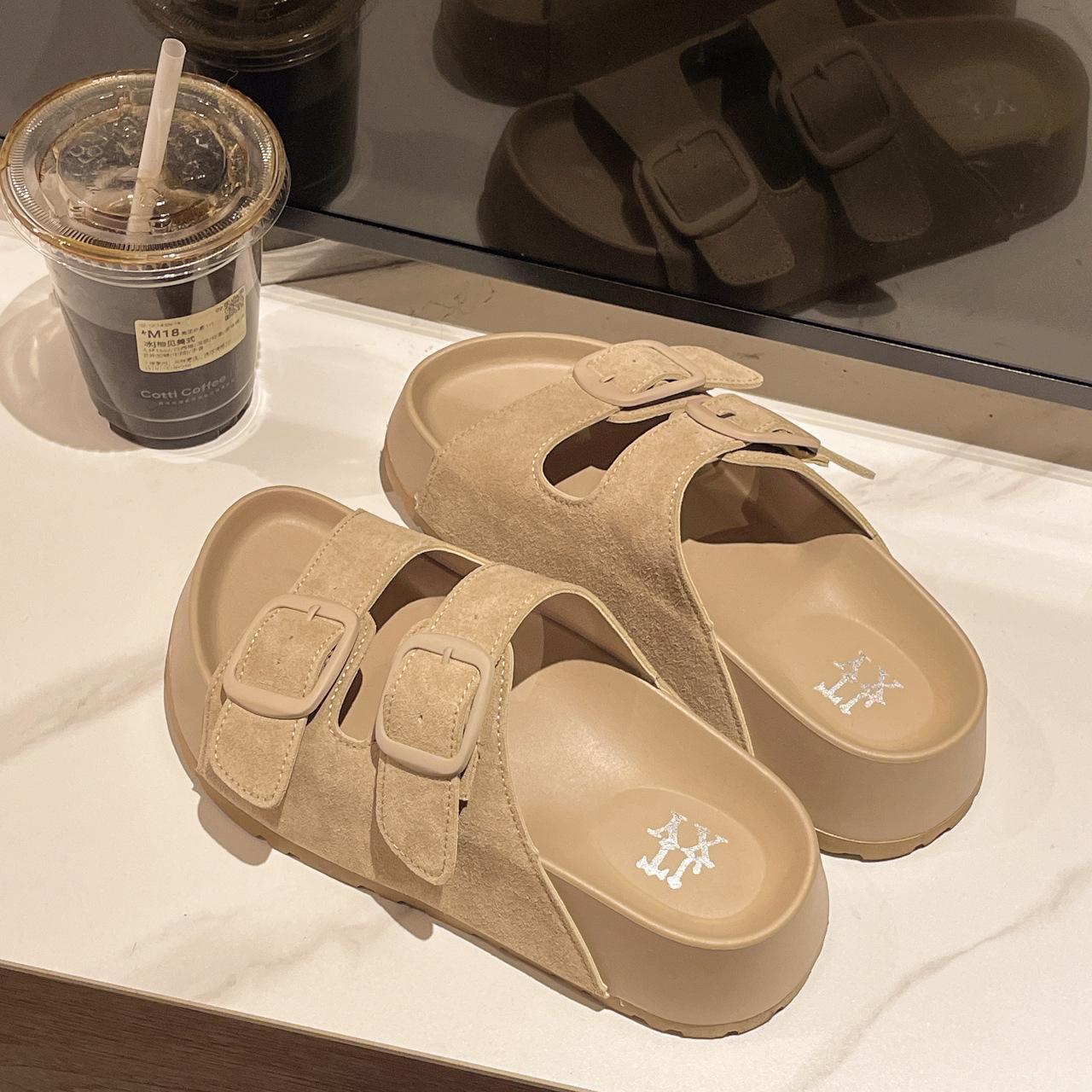 

Fashion Women s Summer 2025 Platform Retro Flip Flops Chunky Sole Beach Sandals Adjustable Strap Outdoor Solid Slippers With Versatile 35